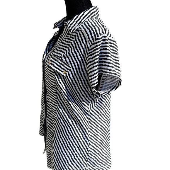 ROZ & ALI women’s size L short sleeve button-down top - Picture 6 of 10